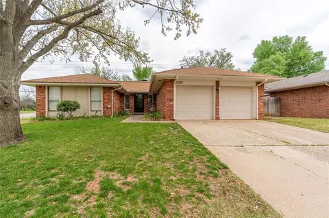 2127 Butternut Pl, Edmond, OK 73013