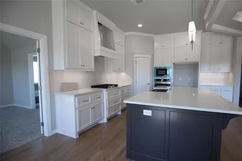 10404 SW 55th Ter, Mustang, OK 73064