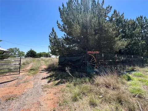 9430 N 1710 Rd, Reydon, OK 73660
