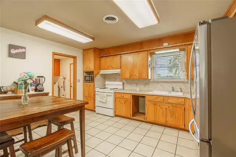 832 Mimosa Dr, Watonga, OK 73772 photo 6
