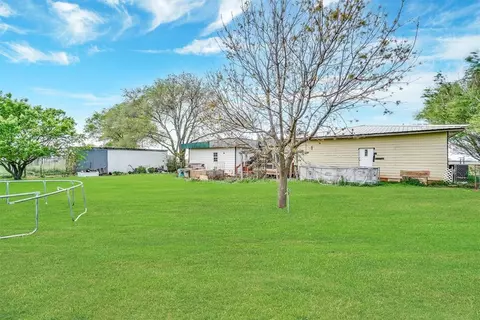 501 44 Hwy, Foss, OK 73647