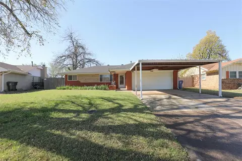 600 Country Club Cir, Midwest City, OK 73110