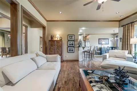 3010 Miramonte Cir, Edmond, OK 73003