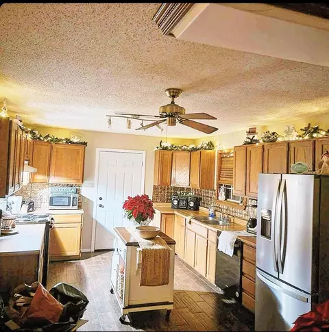 301 Dove Ln, Colbert, OK 74733 photo 13