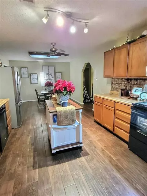301 Dove Ln, Colbert, OK 74733 photo 12