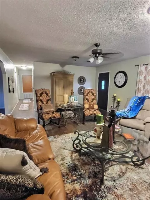 301 Dove Ln, Colbert, OK 74733 photo 10