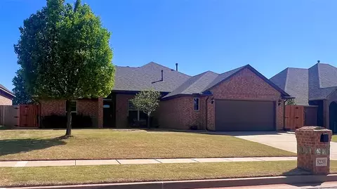 8220 NW 159th St, Edmond, OK 73013