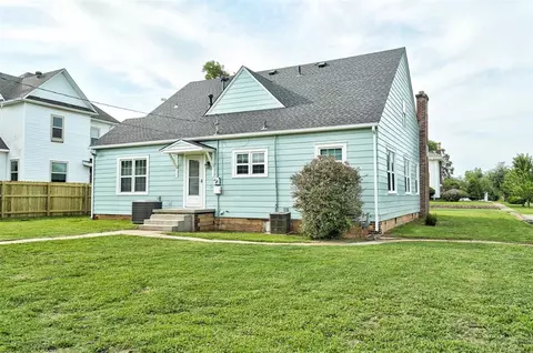 702 E Noble Ave, Guthrie, OK 73044 photo 4