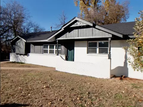 6017 NW 62nd St, Warr Acres, OK 73122