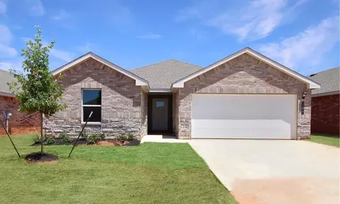 11617 SW 27th St, Yukon, OK 73099