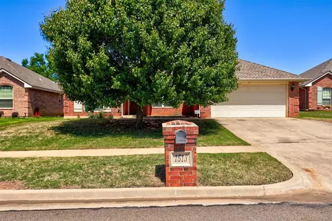 1513 Central Pkwy, Norman, OK 73071