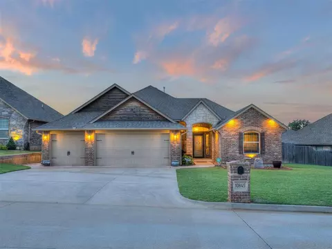 10845 Sara Ct, Midwest City, OK 73130