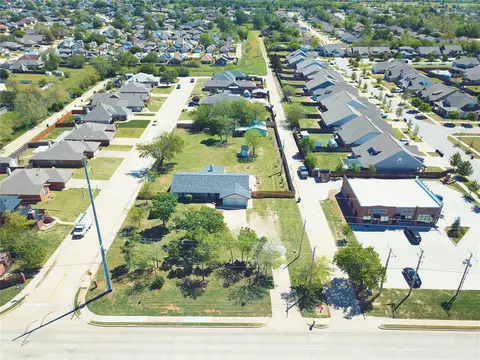 2120 N Eastern Ave, Moore, OK 73160