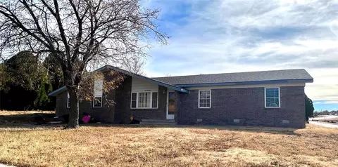 245 Circle Dr, Guymon, OK 73942
