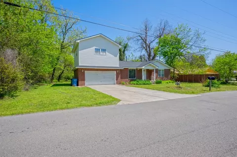 1004 N Christine Dr, Midwest City, OK 73130