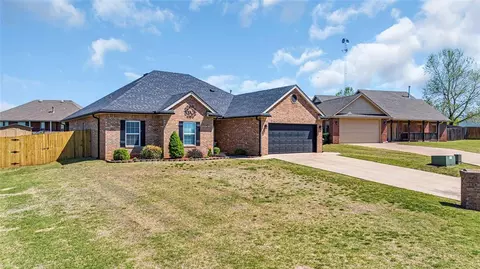 2208 Headwind Dr, Purcell, OK 73080