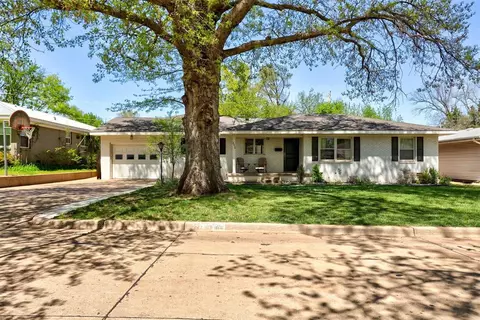 2210 W Arrowhead Dr, Stillwater, OK 74074