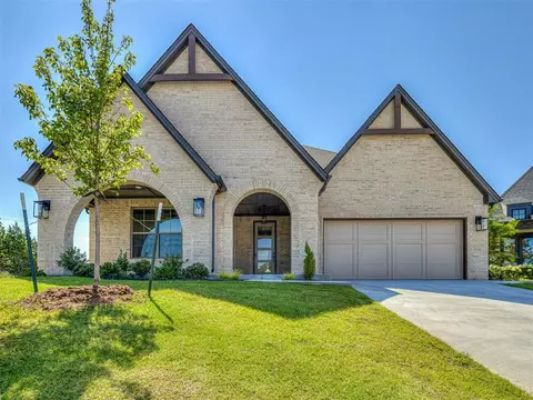 2324 Amante Ct, Edmond, OK 73034