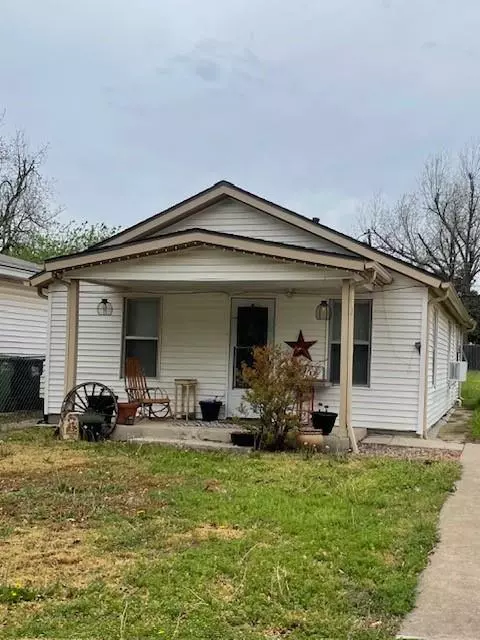 416 S 8th St, Yukon, OK 73099