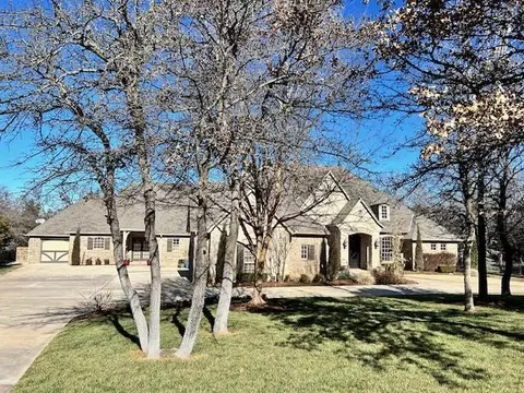 6607 Forest Creek Dr, Edmond, OK 73034