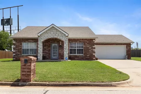2314 Oakridge Dr, Purcell, OK 73080