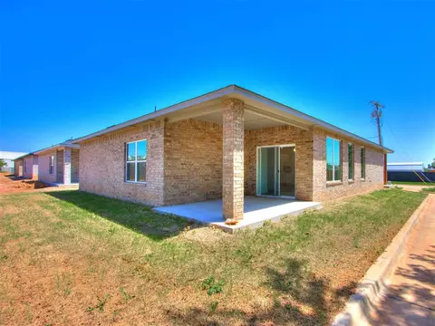 1105 N Silver Leaf Dr, Moore, OK 73160 photo 36