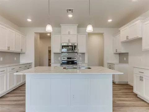 1105 N Silver Leaf Dr, Moore, OK 73160 photo 4