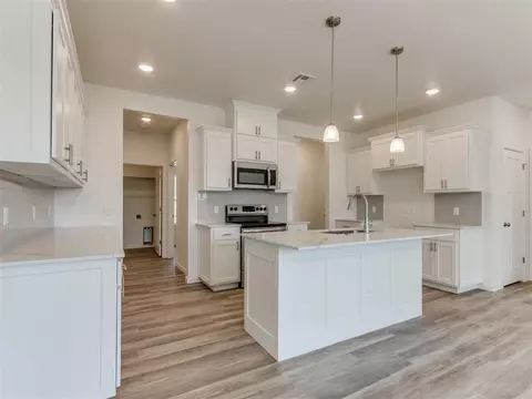 1105 N Silver Leaf Dr, Moore, OK 73160 photo 11