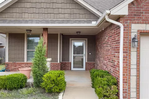 1209 N Columbia Ter, Mustang, OK 73064
