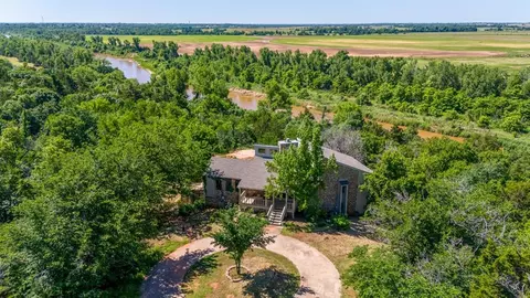 12750 Scott Ln, Mustang, OK 73064