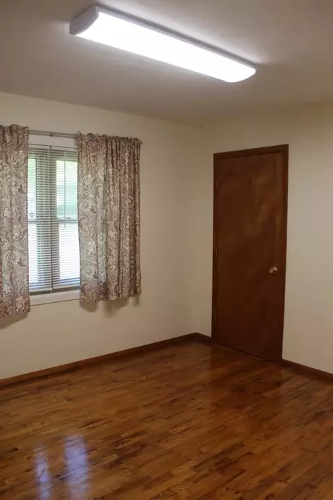 400 E 10th St, Broken Bow, OK 74728 photo 6