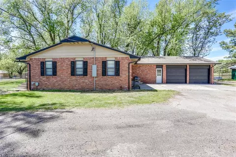 1841 E Fox Ln, Newcastle, OK 73065 photo 42