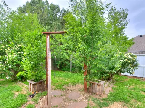 541 Elder Ln, Mustang, OK 73064 photo 28
