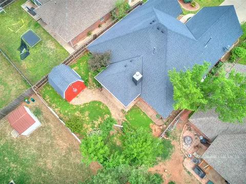 541 Elder Ln, Mustang, OK 73064 photo 32