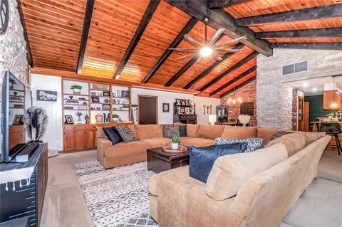 1938 Haynie Ln, Prague, OK 74864
