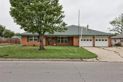 1704 Ridgecrest Dr, El Reno, OK 73036