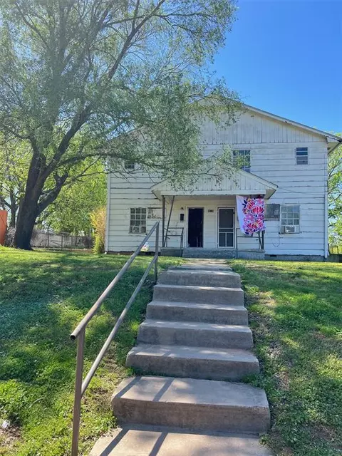 813 N University St, Seminole, OK 74868