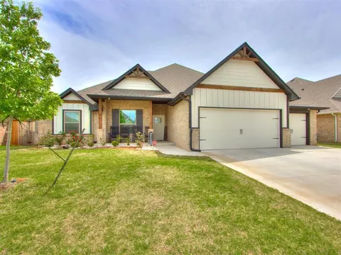 804 Red River Dr, Yukon, OK 73099