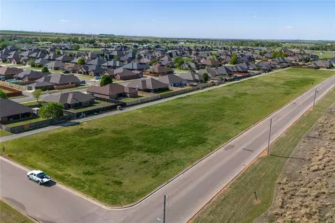 3001 N Lyle Rd, Weatherford, OK 73096