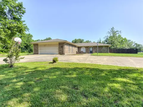 2 Rose Ln, Shawnee, OK 74801