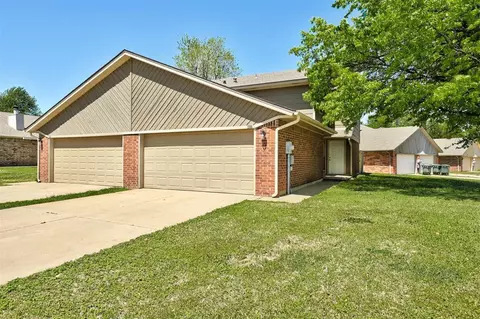 403 Nimrod Rd, Edmond, OK 73003