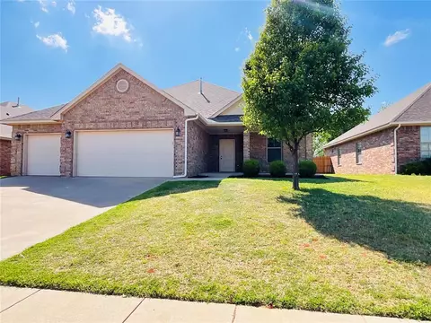 209 Kimberly Dr, Edmond, OK 73003