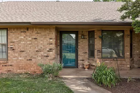2909 Rolling Hills Ter, Edmond, OK 73012