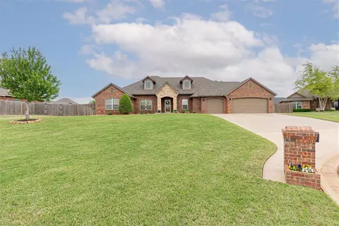 1025 Winding Trl, Edmond, OK 73025
