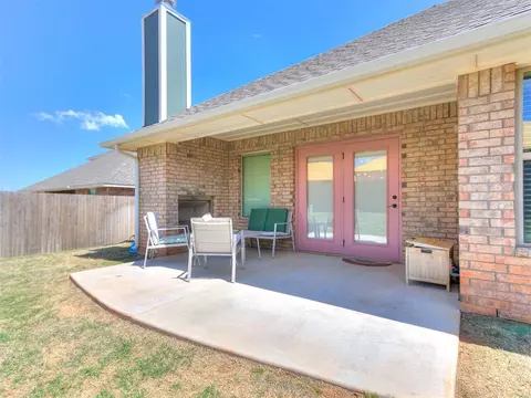 2821 Hazel Holw, Moore, OK 73160 photo 32