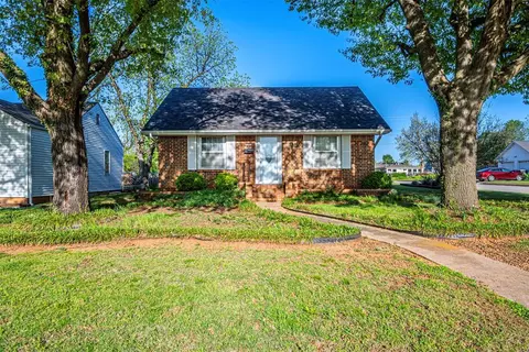1527 S 14th St, Chickasha, OK 73018