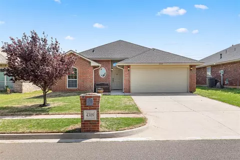 4309 Snowy Owl Dr, Norman, OK 73072