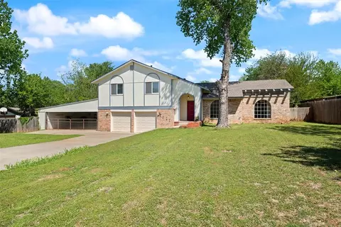1825 W David Dr, Mustang, OK 73064