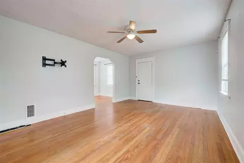2070 Harrison Ave, Harrah, OK 73045 photo 8
