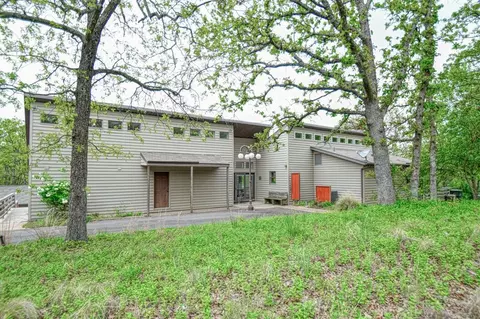 1810 Navajo Rd, Norman, OK 73026